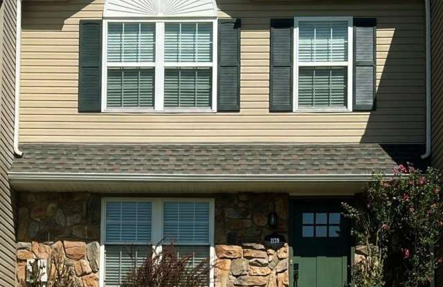 1139 PIN OAK Drive Gallery 1