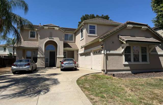 THIS SPACIOUS 4-BEDROOM CASTLE IS LIKE A BREATH OF FRESH AIR! Gallery 3