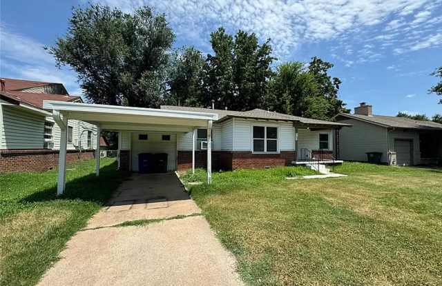 3 Bedroom In Tulsa - 1127 East 49th Street, Tulsa, OK 74105