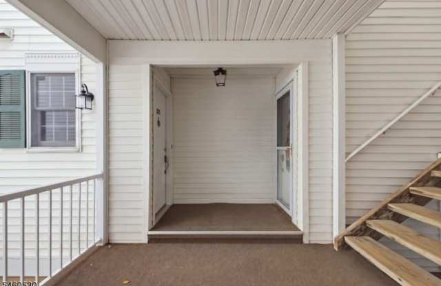 125 Smithfield Ct Gallery 4