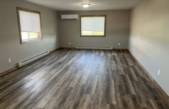 650 Luiken Street - 2 Gallery 2
