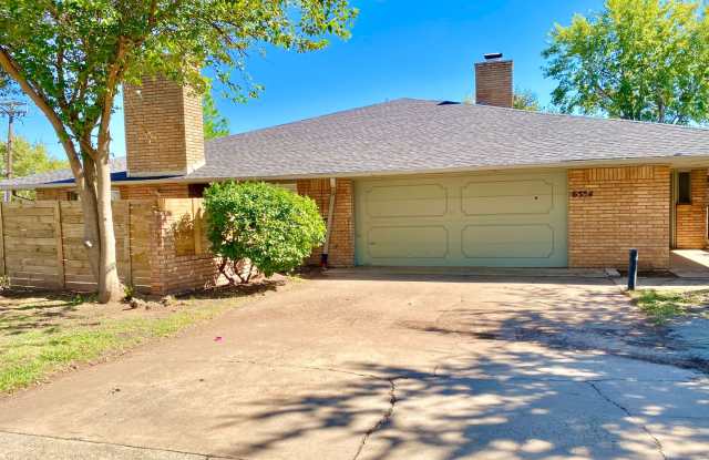 Large 2 Bed 2 Bath off NW 63rd  N. Villa in OKC photos photos