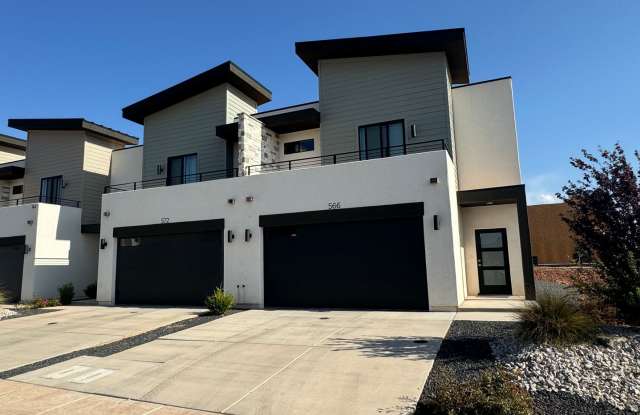 End Unit! 3 Bed Townhome!! photos photos