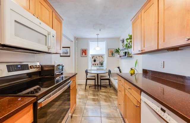 Super convenient location! Coolidge Corner! Beautifully renovated 1BR condo in the heart of Fenway! photos photos