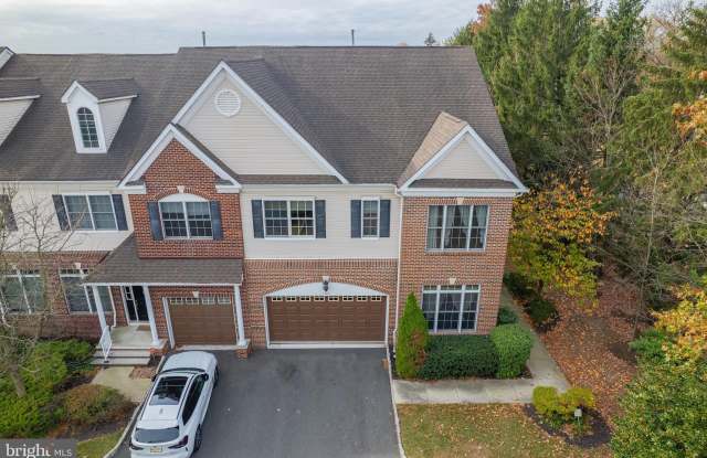 1120 PACER COURT Gallery 2