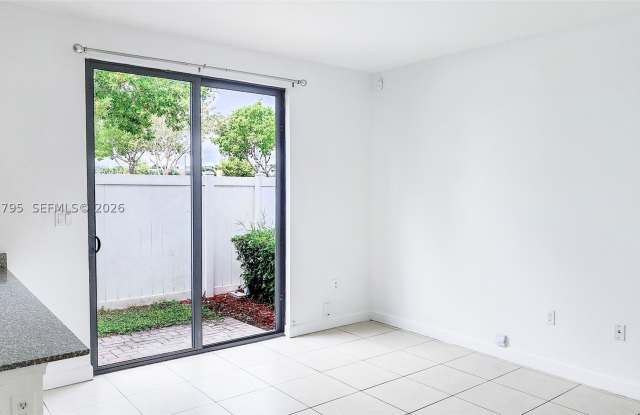 470 NE 194th Ter Gallery 4
