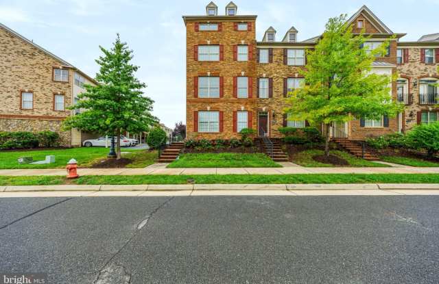 22603 WILLINGTON Square Gallery 1