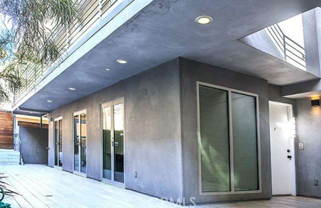947 4th Street Gallery 3