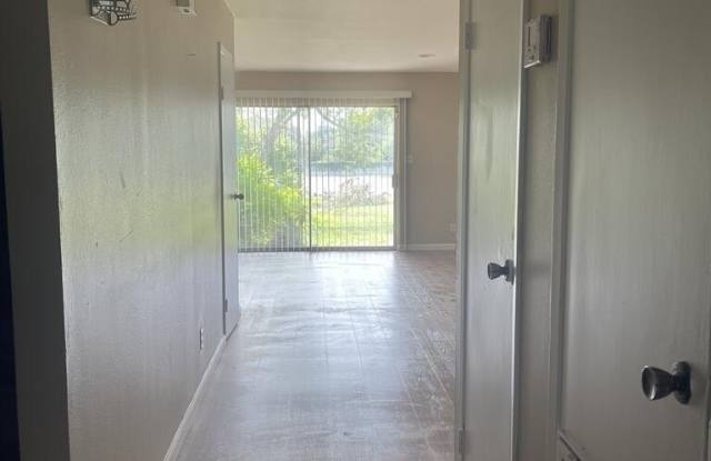 701 CONTINENTAL DR. Gallery 3