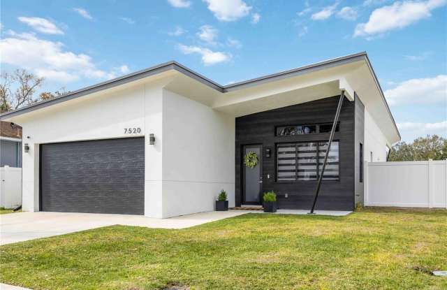 7520 N COOLIDGE AVENUE photos photos