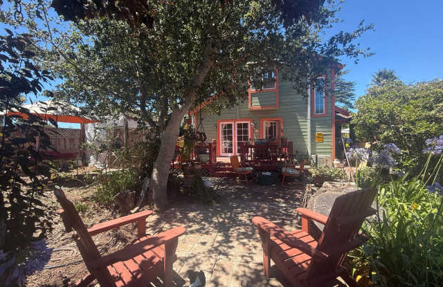 Brand New Upstairs 1 Bedroom ADU with Private Entrance & Backyard Access Gallery 1