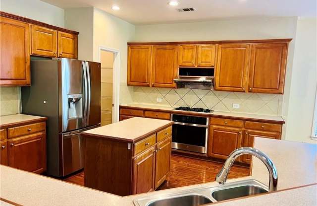 4038 Kingsley Park Lane Gallery 2