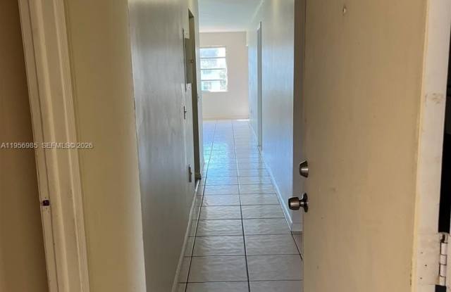 8420 SW 154th Cir Ct Gallery 4