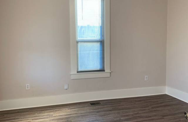 2 Bed/2 Bath- Newly Renovated!! photos photos