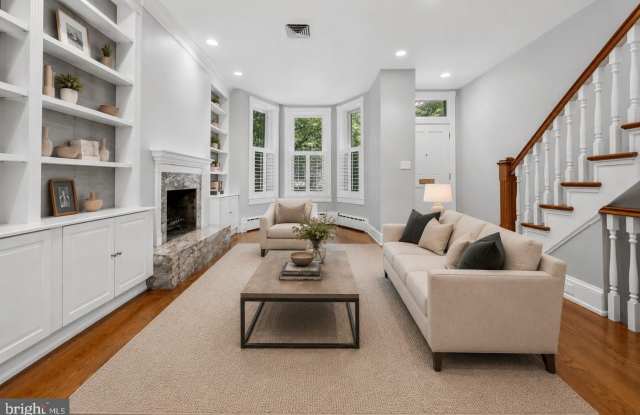 3044 CAMBRIDGE Place NW Gallery 4