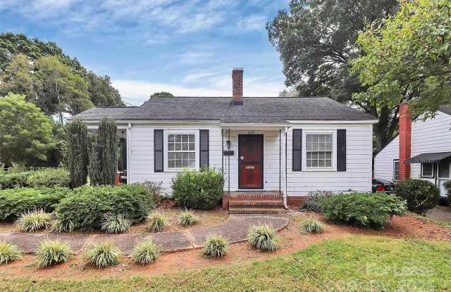 1025 Druid Circle photos photos