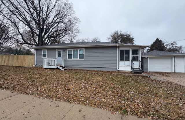 320 N. Fanelle Ave. Sioux Falls, SD - 320 Fanelle Avenue, Sioux Falls, SD 57103