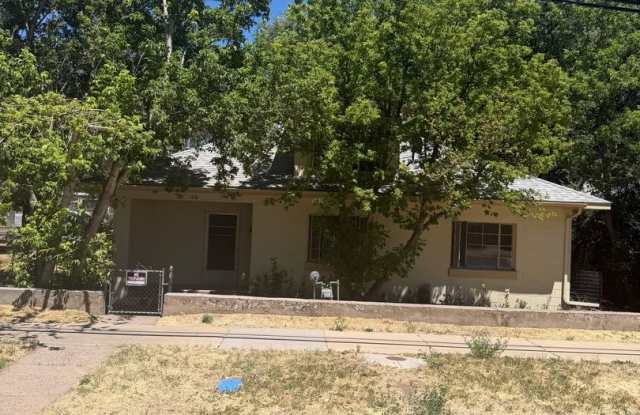 Beautifully 2 Bedroom + Loft Home Near Downtown Flagstaff photos photos