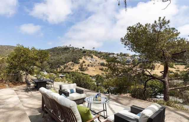 959 Oriole Dr Gallery 3