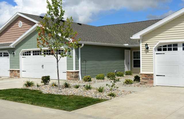 Redwood Perrysburg Woodmont Drive photos photos