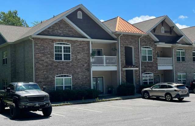 Updated 2BR/2BA Condo with Walk-Out Patio Near Downtown Boone photos photos