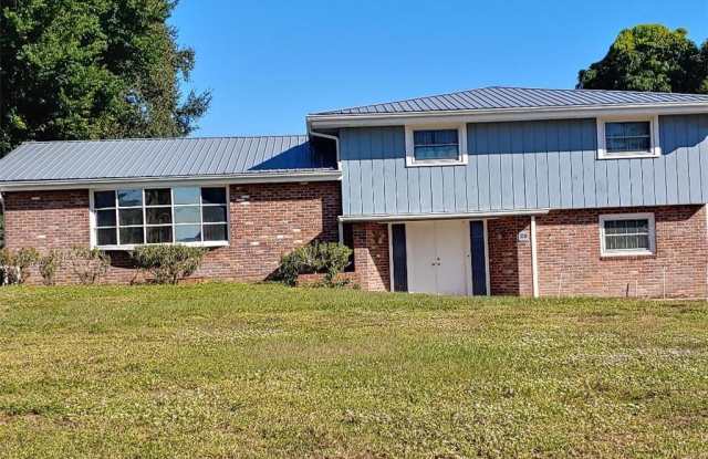 20 HEIGHTS AVENUE - 20 Heights Avenue, Frostproof, FL 33843
