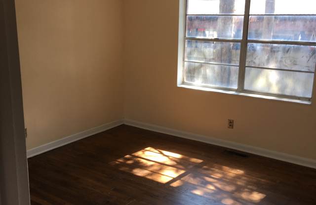 2603 East 10th Street photos photos