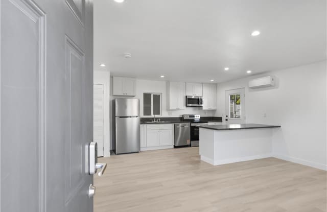 8828 Chimineas Avenue photos photos