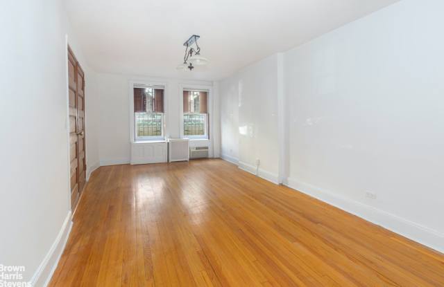 310 West 71st Street Gallery 3