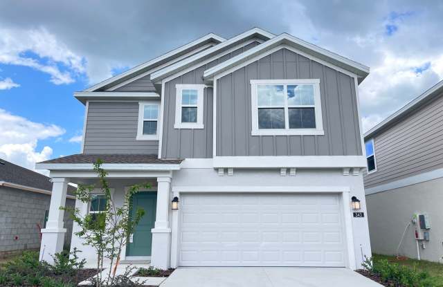 Large 6 bedrooms single family home in Davenport close to Posner shopping Village Gallery 1