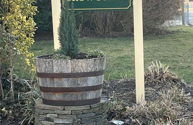 13 The Crows Nest - 13 The Crows Nest, Manorhaven, NY 11050