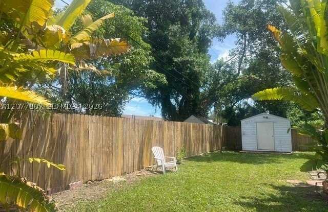 15821 SW 102nd Ct Gallery 4