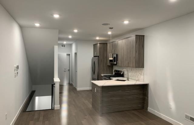 2032 N Franklin St - 2032 North Franklin Street, Philadelphia, PA 19122