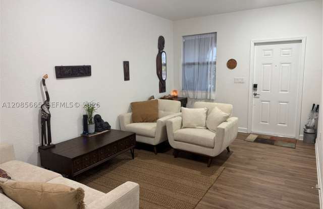 10238 SW 228th Ter Gallery 3