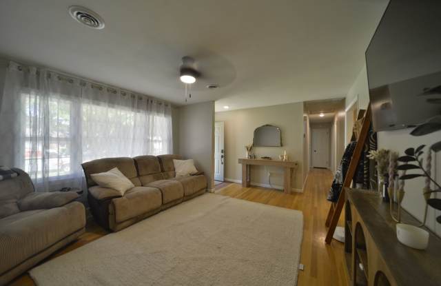 Move-In Ready Brick Ranch with 1,600 Sq. Ft. & Detached Shop Gallery 4