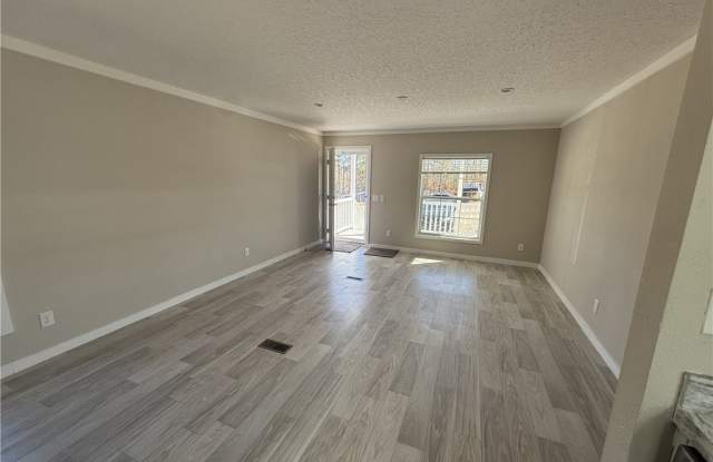 109 Candlestick Lane Gallery 2