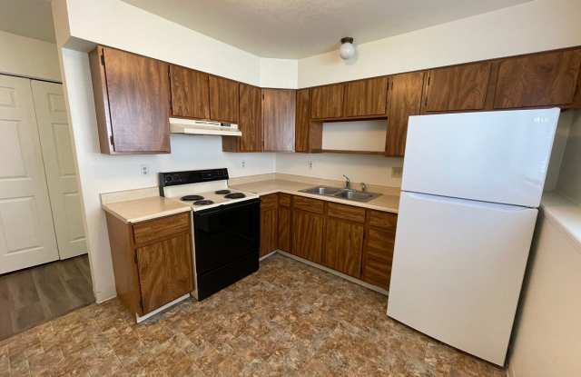 FRESHLY UPDATED! - 112 8th Avenue West, Kalispell, MT 59901