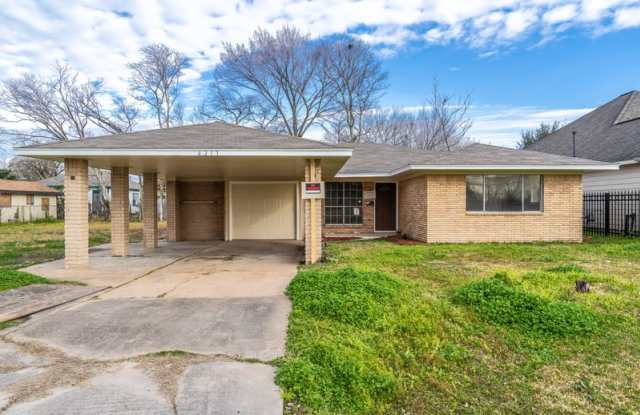 4217 Davenport St - 4217 Davenport Street, Houston, TX 77051