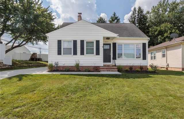 3707 Longwood Avenue Gallery 1