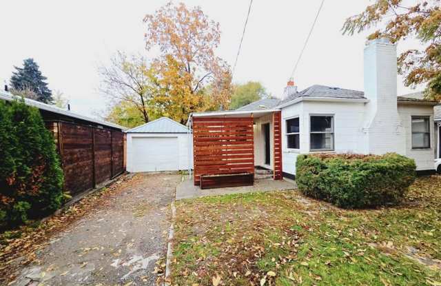 Charming 3 Bedroom, 2 Bath House For Rent!! - 938 Washington Street, Wenatchee, WA 98801