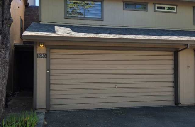 Condo in The Bluffs - Community Pool and Spa Gallery 1