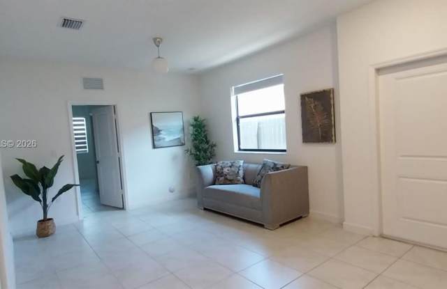 12975 SW 229th Ter Gallery 2