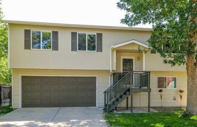 3 BED // 2 BATH HOME WITH LARGE BACKYARD Fort Collins photos photos