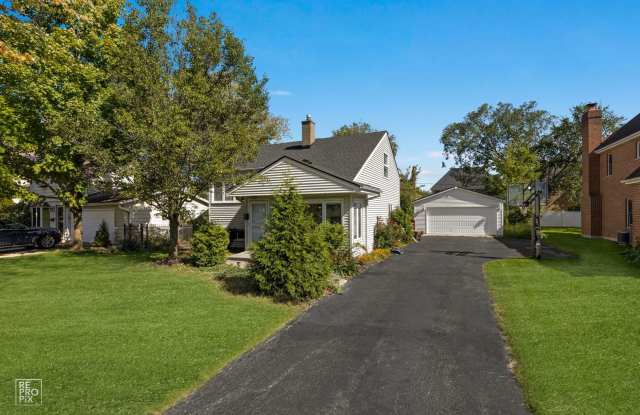 Elmhurst Three Bedroom Home with Fenced Yard and Detached Garage - 441 South West Avenue, Elmhurst, IL 60126