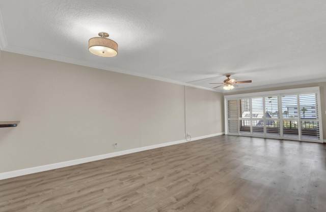 1036 US-1 Gallery 3