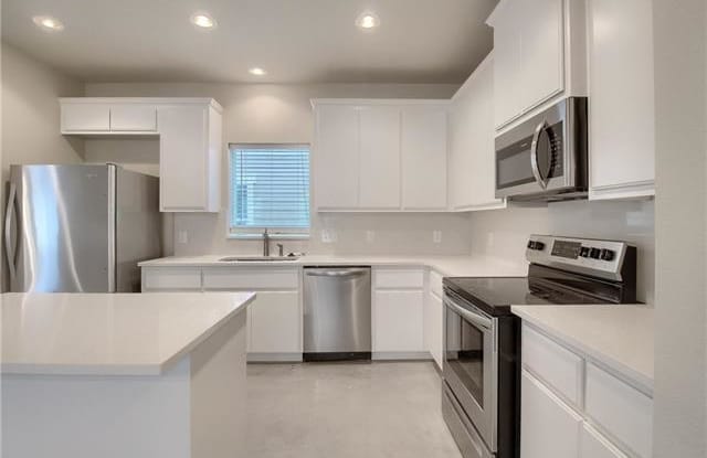 211 Grange ST - 211 Grange St, Liberty Hill, TX 78642