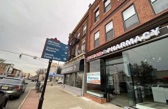 698 BROADWAY photos photos
