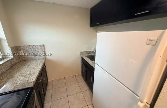 2721 NW 23rd Ct Gallery 2