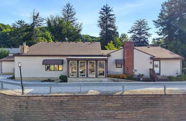 1177 W Portage Trail Gallery 2