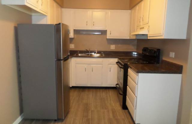 639 Carroll Parkway Unit 205D Gallery 2